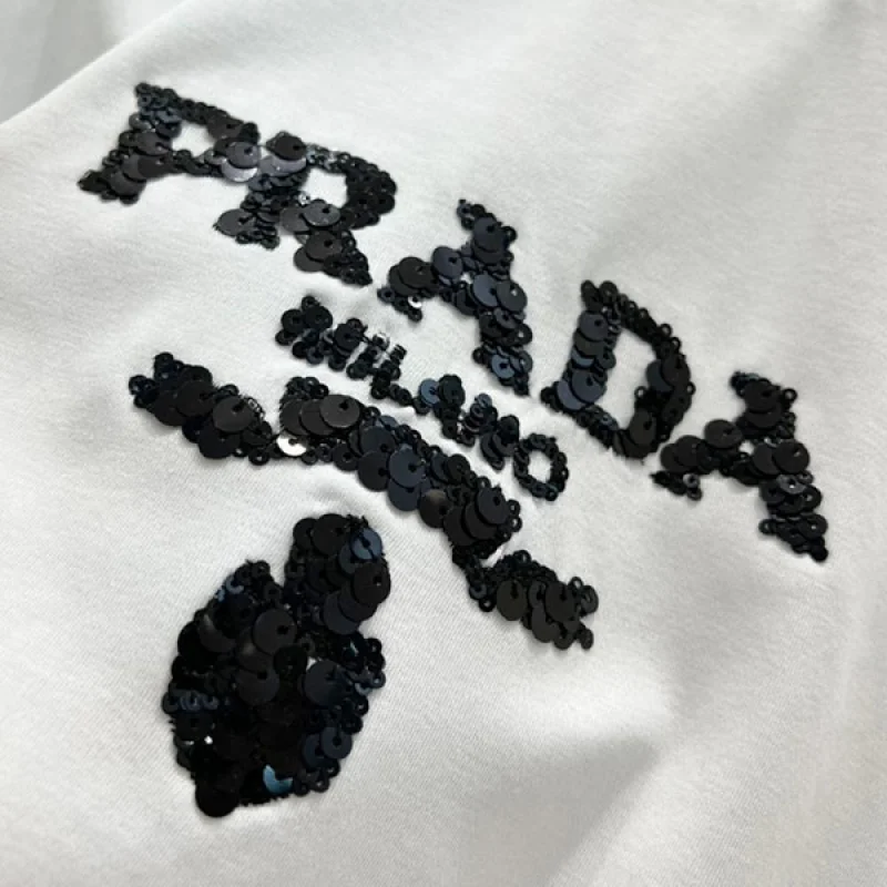 プラダ 刺繍入り インターロック クロップドTシャツ 偽物 ショート 3560AR 103H
